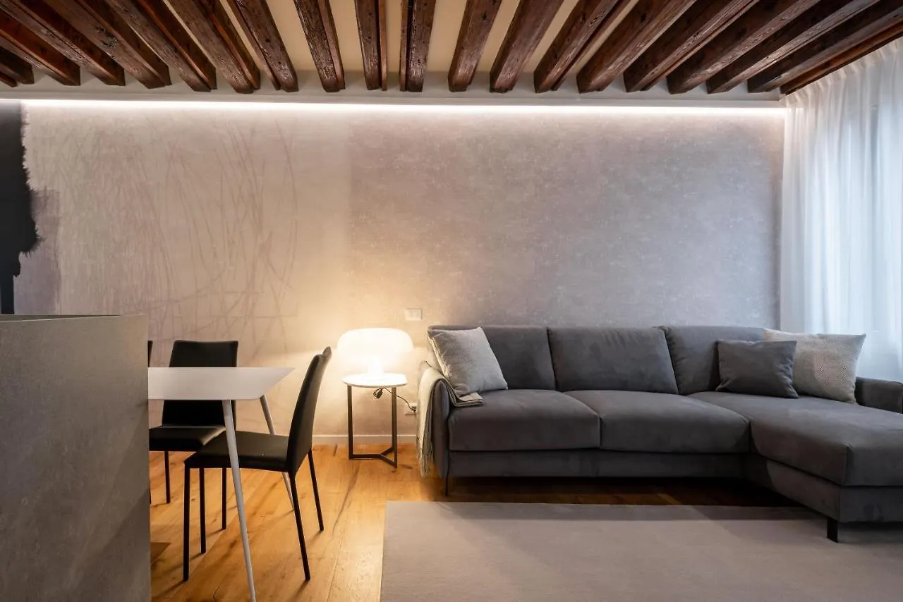 Sant\'Angelo Apartment By Wonderful Italy contacts